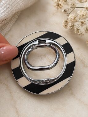 BURGA MagSafe Black & Cream Striped Phone Ring Holder